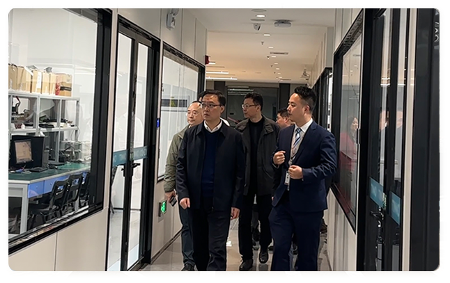 深圳市工信局来访捷豹电波，了解毫米波产品最新应用